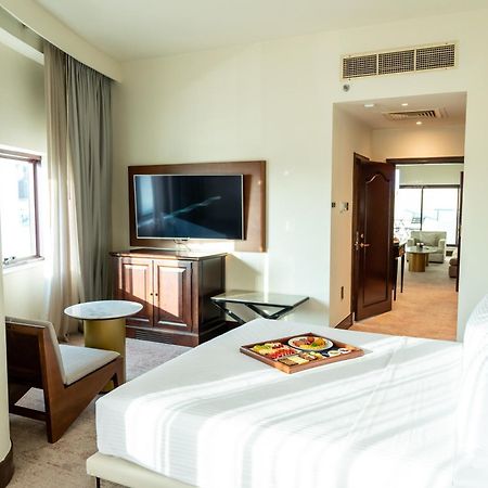 Majestic Cove Hotel - Formerly Le Meridien Fairway Dubai Exterior photo