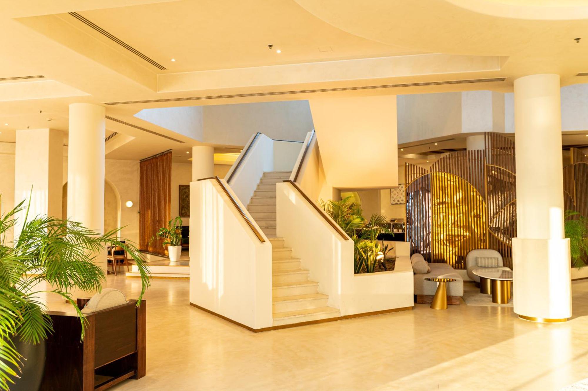Majestic Cove Hotel - Formerly Le Meridien Fairway Dubai Exterior photo