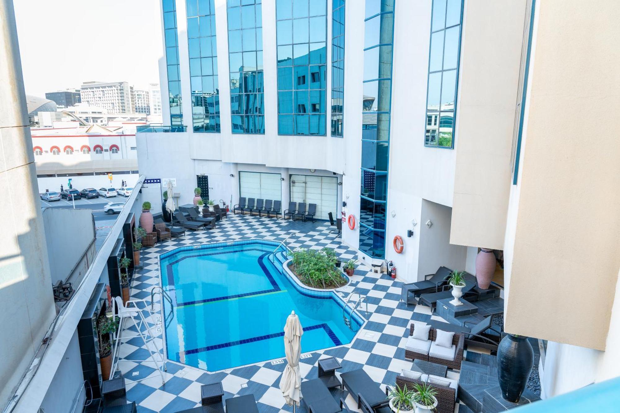 Majestic Cove Hotel - Formerly Le Meridien Fairway Dubai Exterior photo